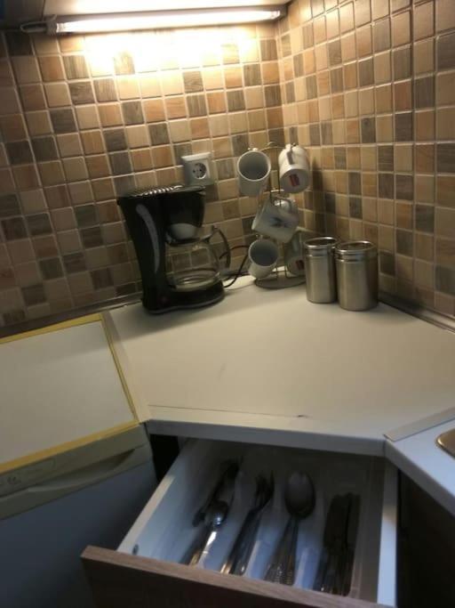 Nice& Cozy Flat 1Min From The Heart Of Athens.Wifi Esterno foto